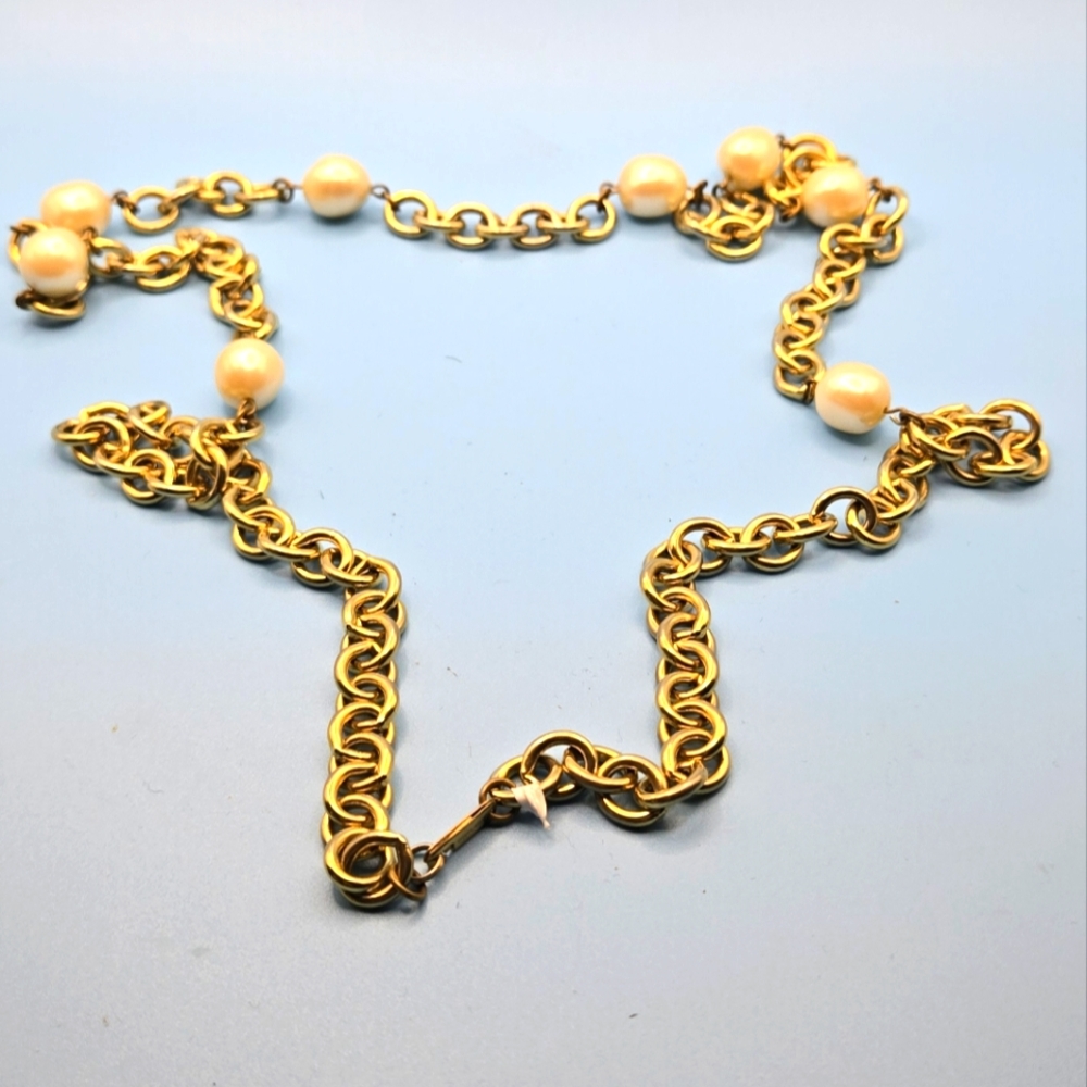 Vintage Carol Dauplaise Elegant Gold And Pearl Chain Necklace 25$